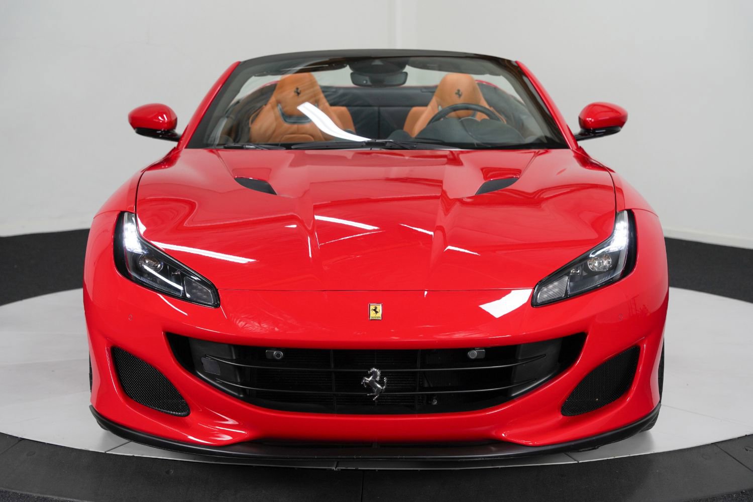 Used 2020 Ferrari Portofino image 11