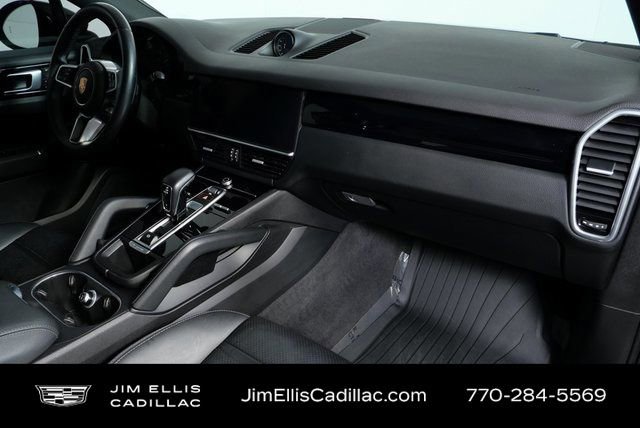 Used 2022 Porsche Cayenne Coupe image 25