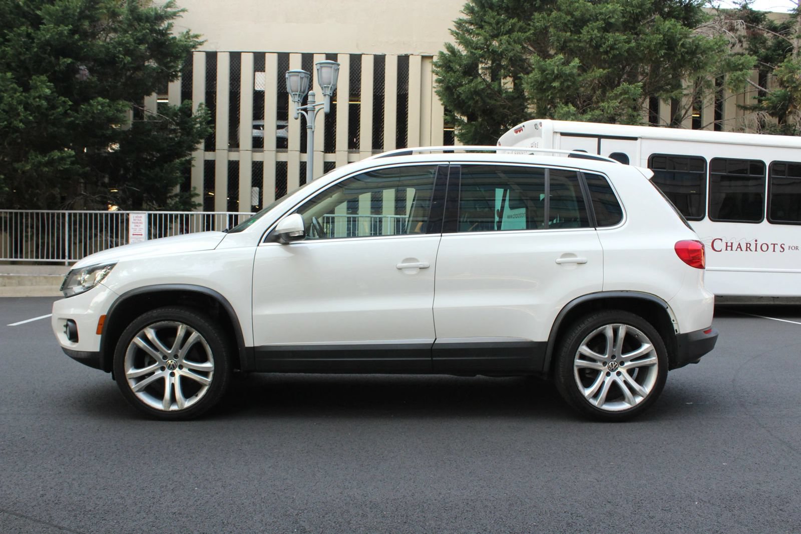 Used 2013 Volkswagen Tiguan SEL FWD image 13