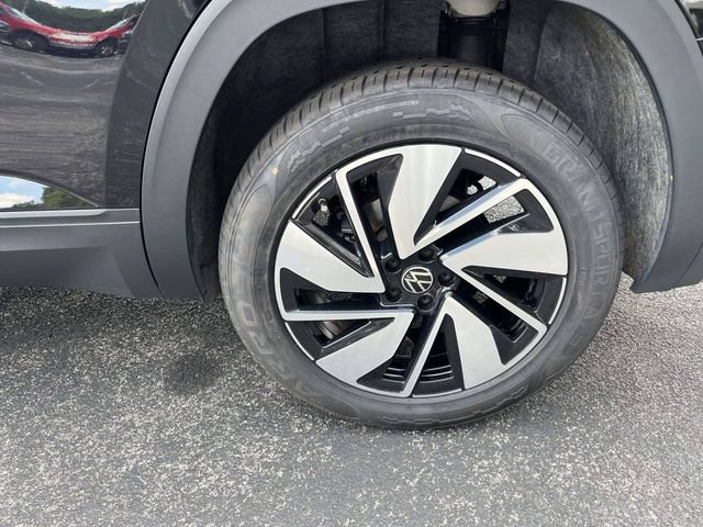 Used 2024 Volkswagen Atlas SE FWD image 11