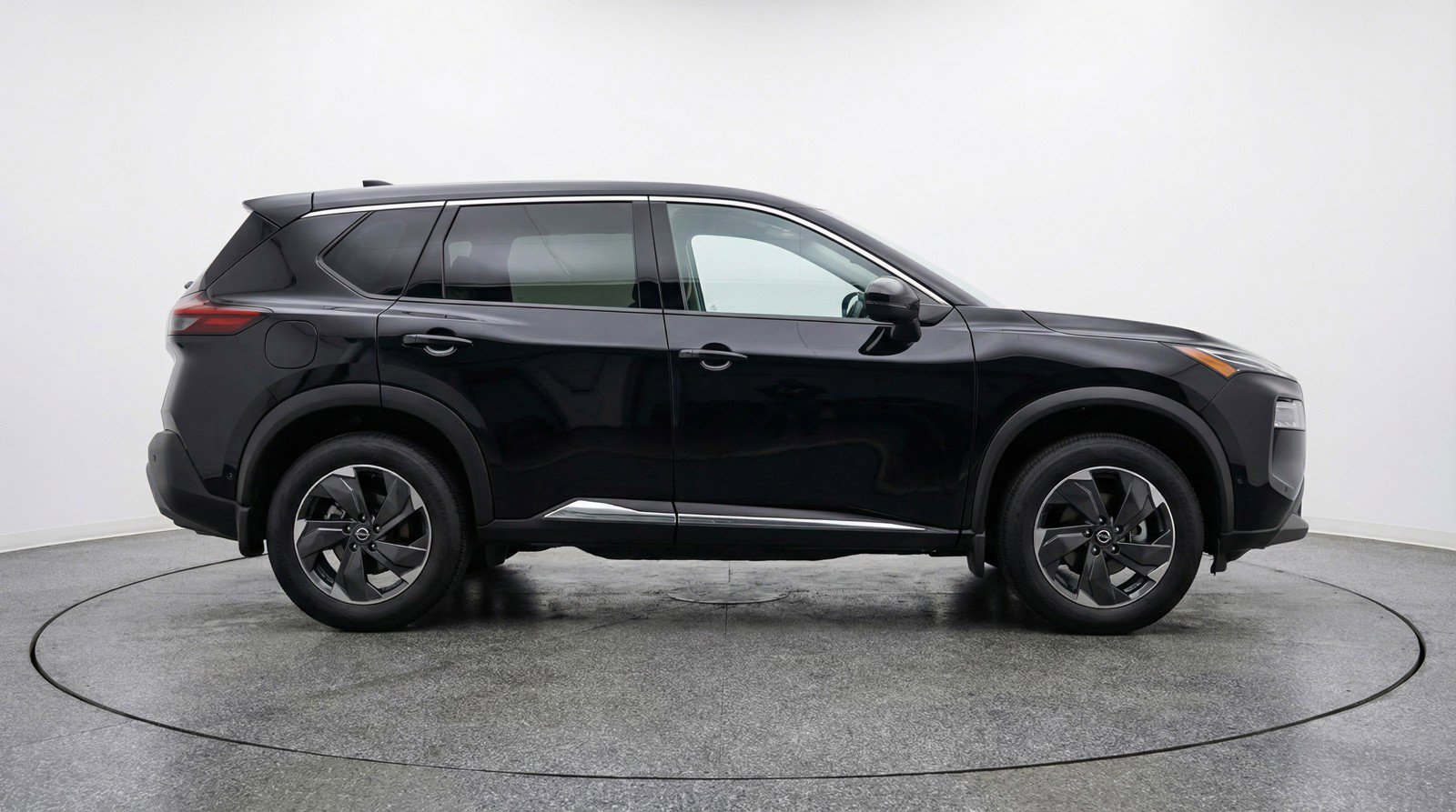 Used 2025 Nissan Rogue SV image 11