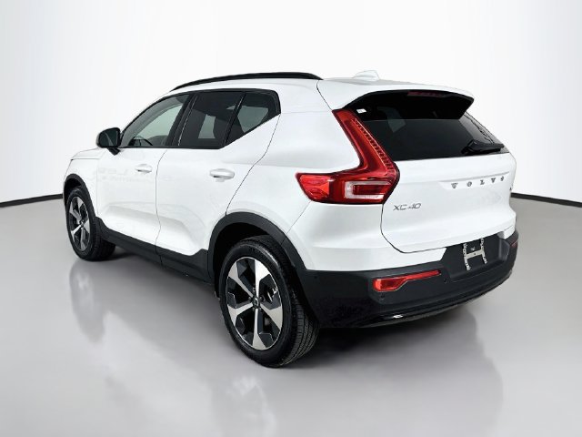 Used 2026 Volvo XC40 B5 Plus AWD/4WD image 5