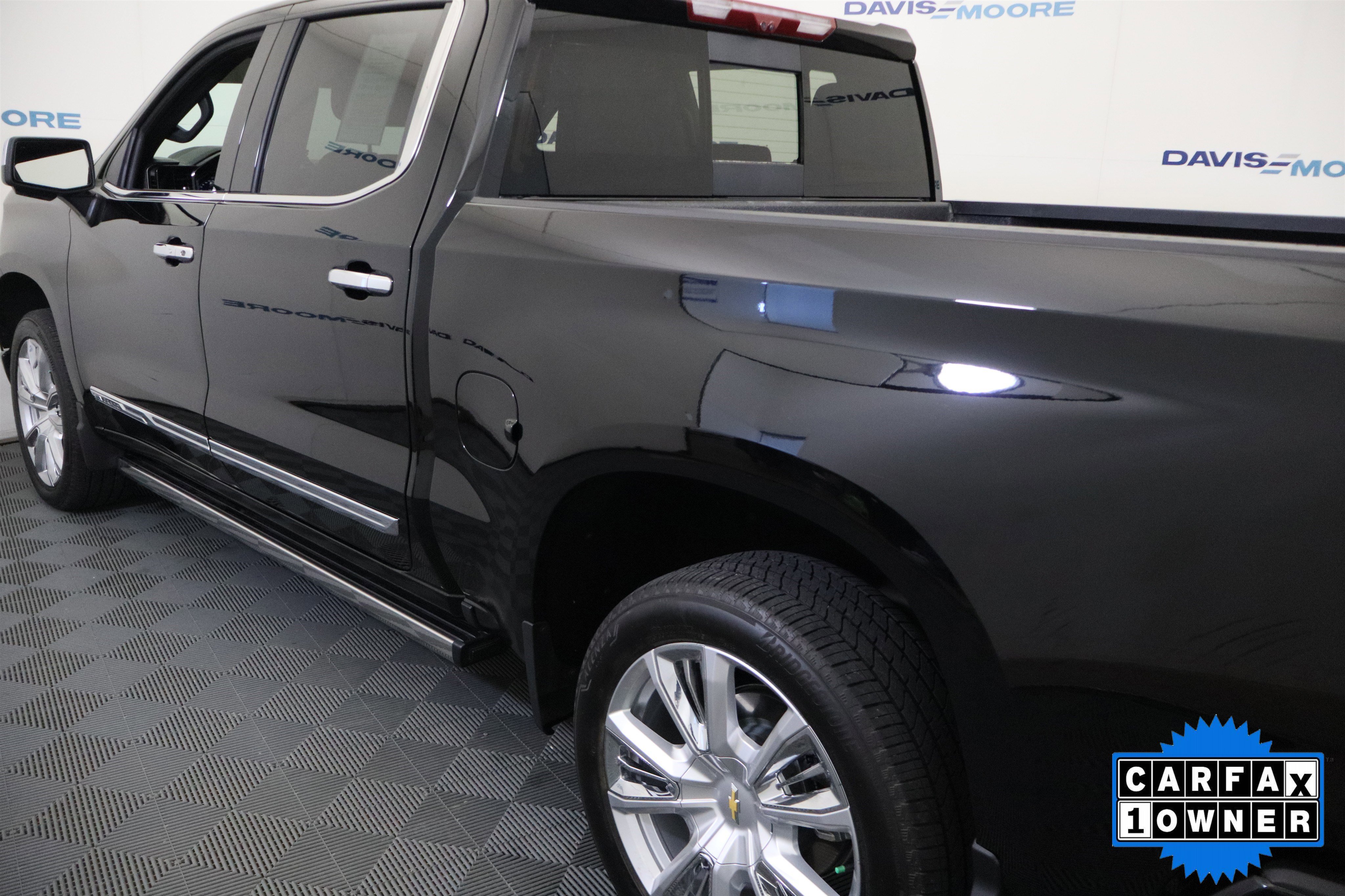 Used 2025 Chevrolet Silverado 1500 High Country w/ High Country Premium Package image 11