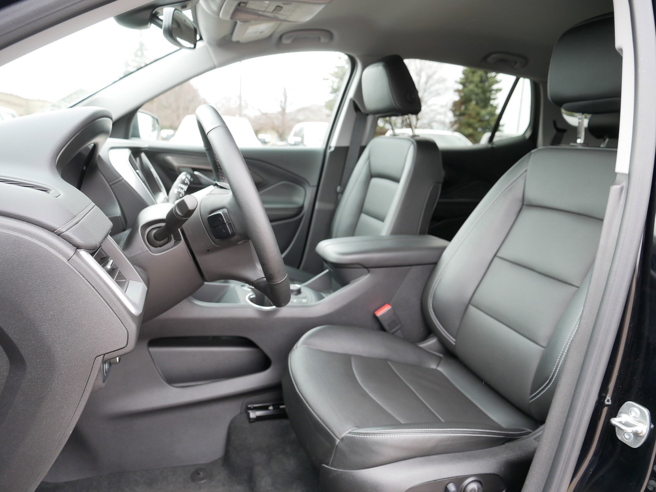 Used 2024 GMC Terrain SLT w/ Infotainment Package II image 34