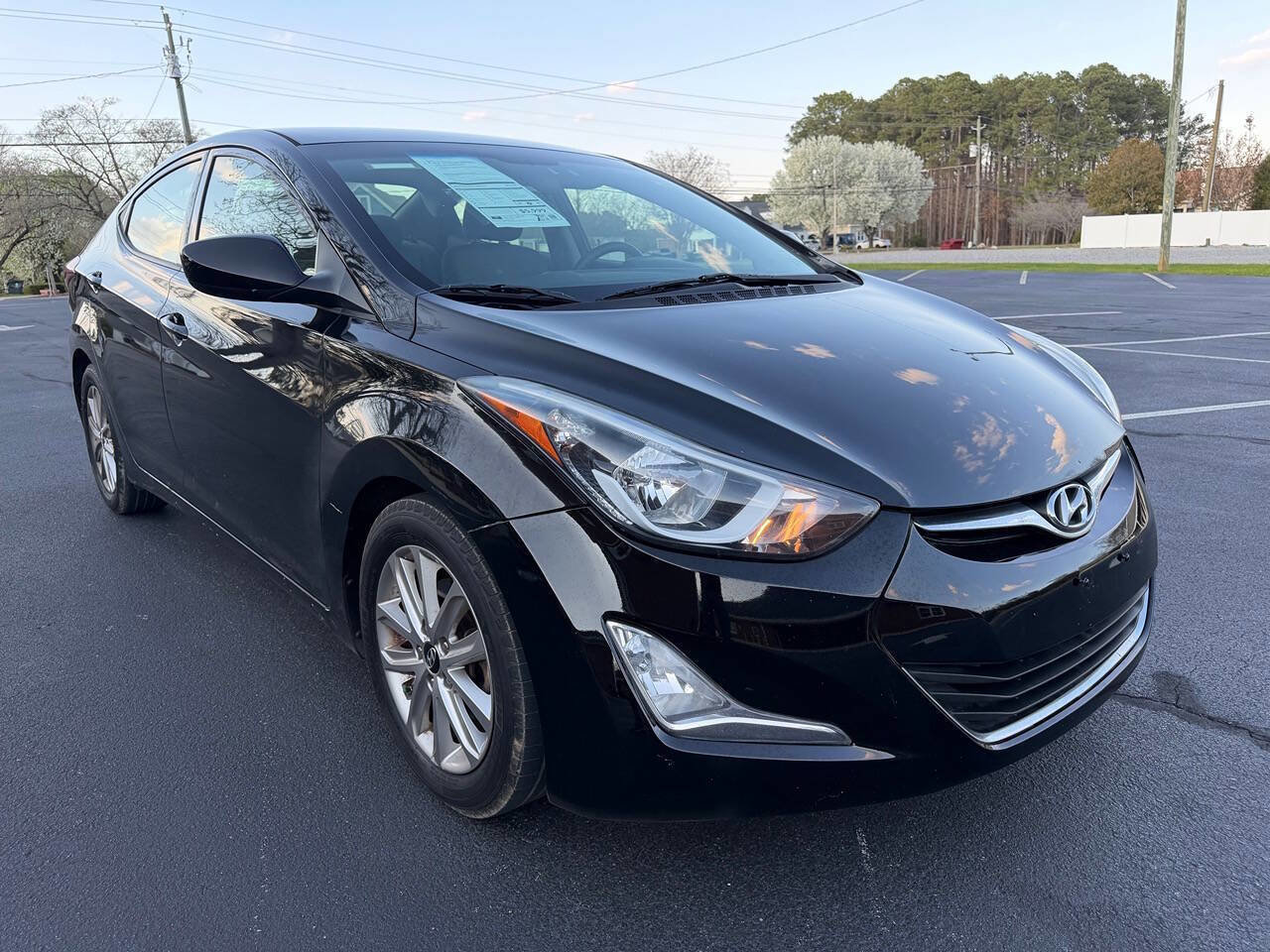 Used 2014 Hyundai Elantra SE w/ Option Group 02 FWD image 4