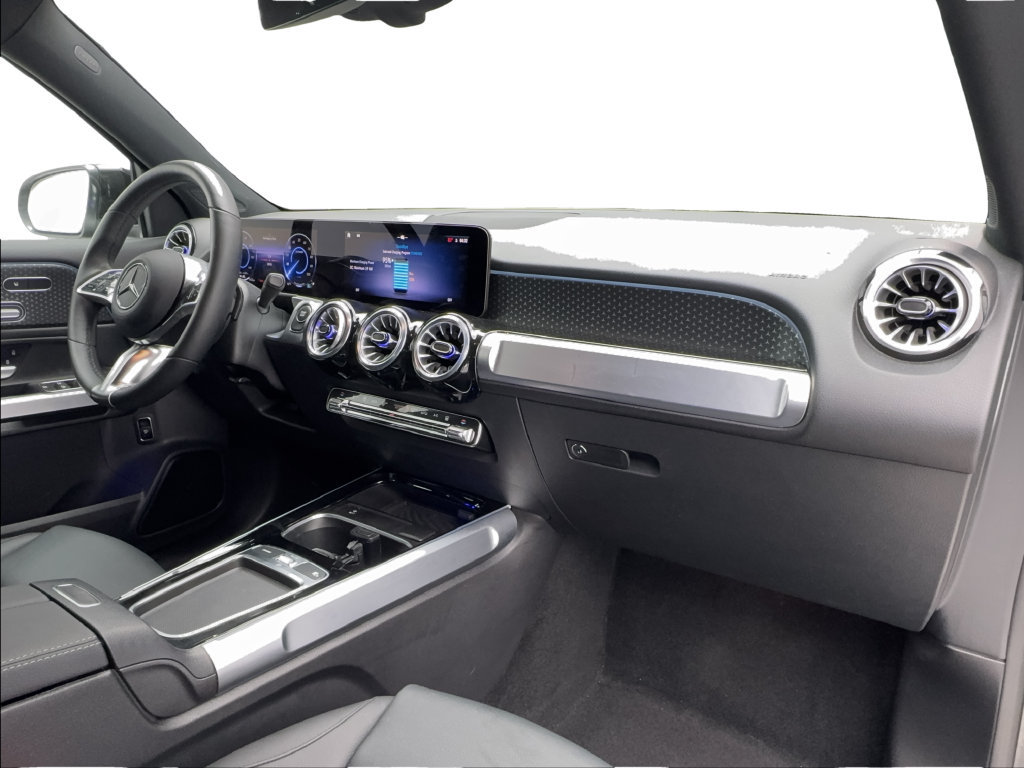 Used 2024 Mercedes-Benz EQB 300 4MATIC image 29