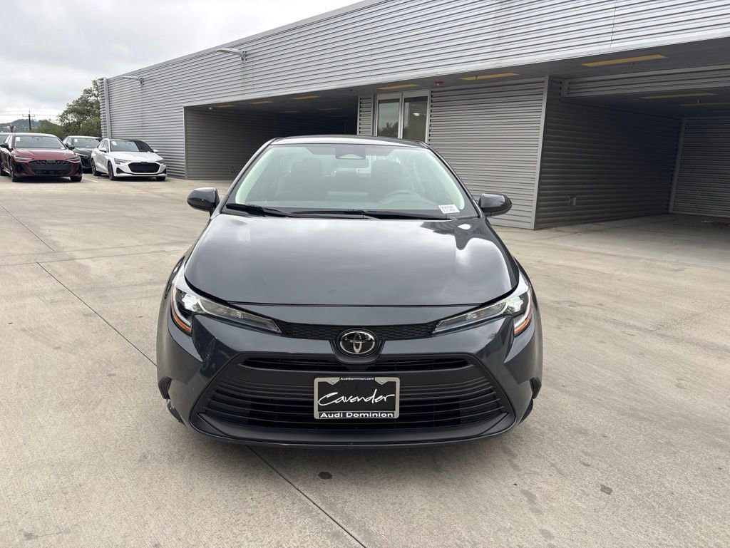 Used 2025 Toyota Corolla LE FWD image 2