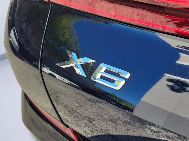 Used 2022 BMW X6 xDrive40i w/ M Sport Package AWD/4WD image 6