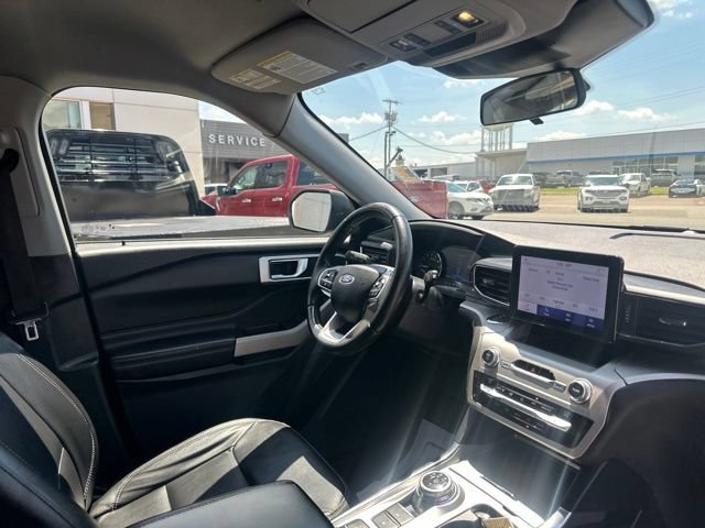 Used 2021 Ford Explorer XLT w/ Equipment Group 202A RWD image 10