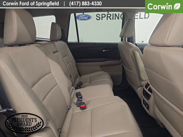 Used 2017 Honda Pilot Touring image 12