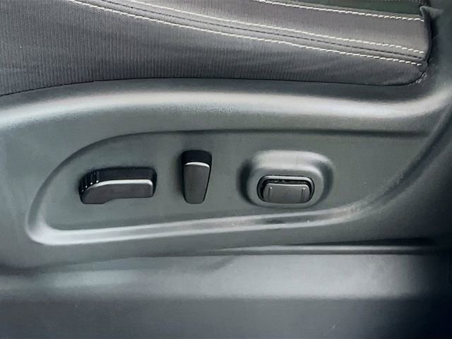 Used 2024 Nissan Titan SV w/ SV Convenience Package image 17