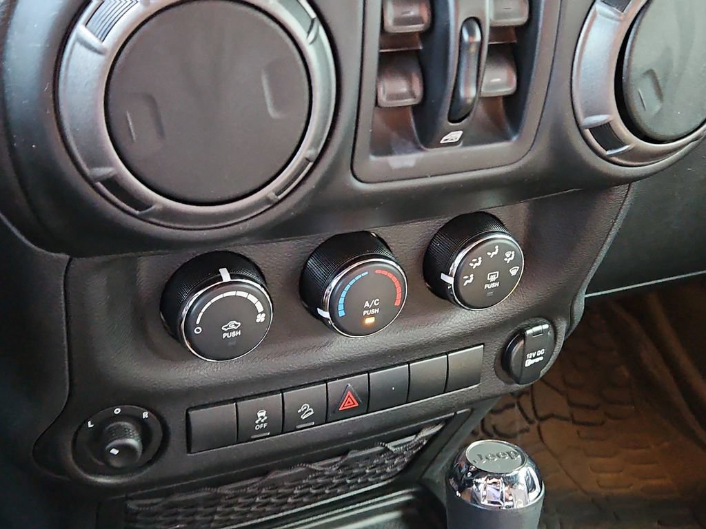 Used 2017 Jeep Wrangler Unlimited Sport w/ Quick Order Package 24S AWD/4WD image 29