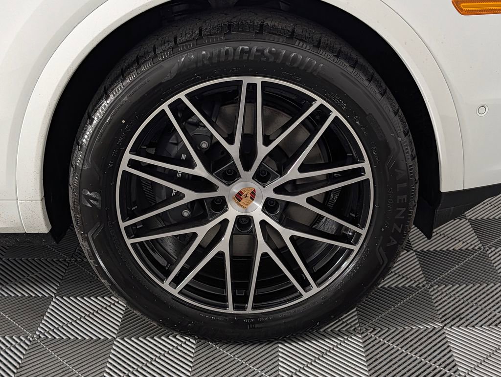 New 2026 Porsche Cayenne Coupe image 14