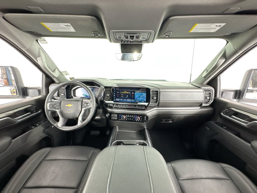 Used 2026 Chevrolet Silverado 3500 LTZ w/ LTZ Plus Package AWD/4WD image 18