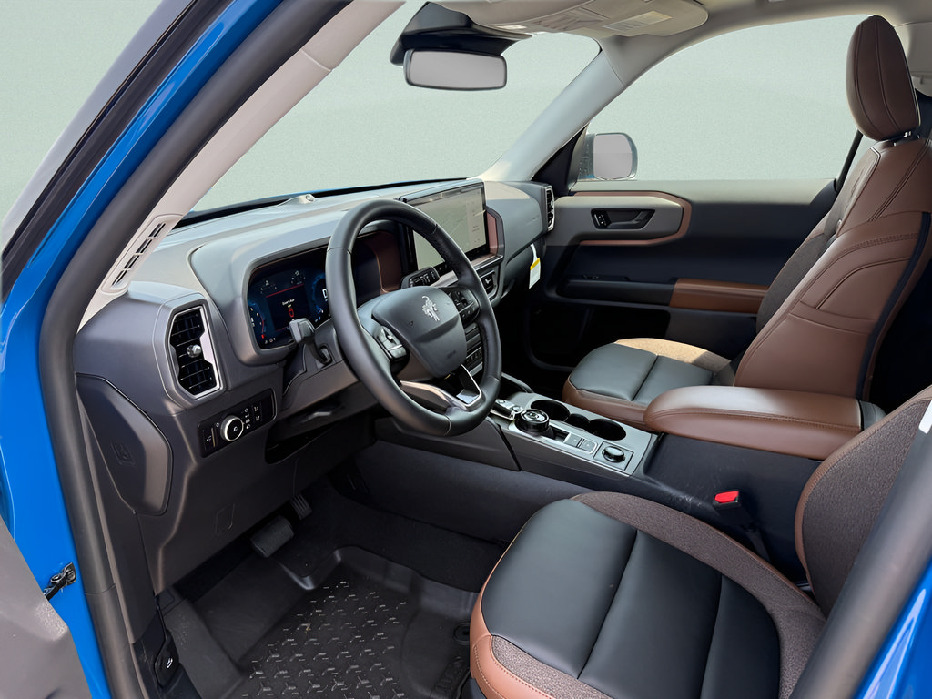 Used 2025 Ford Bronco Sport Outer Banks w/ Outer Banks Tech Package+ AWD/4WD image 4