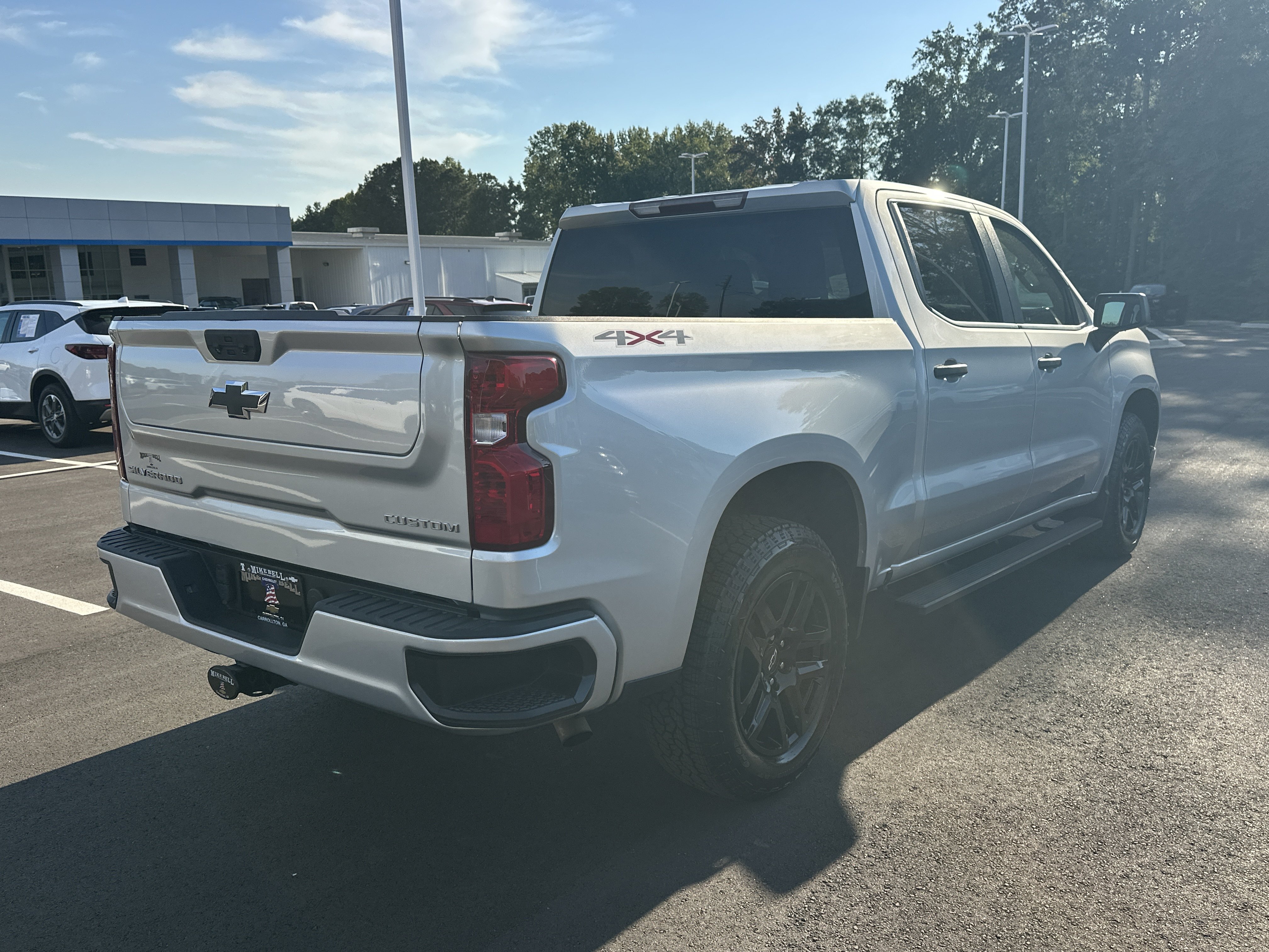 Used 2022 Chevrolet Silverado 1500 Custom w/ LPO, Dark Essentials Package AWD/4WD image 8