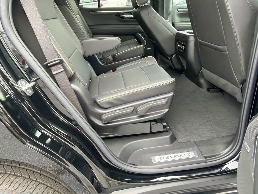 Used 2025 Chevrolet Tahoe Premier RWD image 15