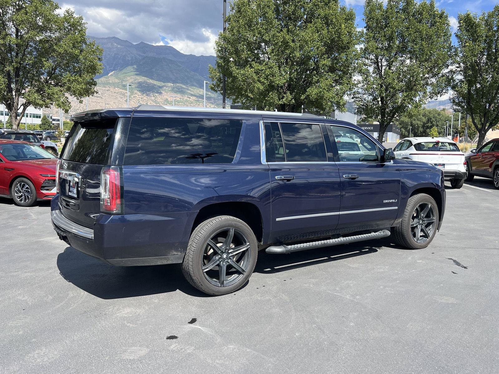 Used 2017 GMC Yukon XL Denali w/ Open Road Package AWD/4WD image 16