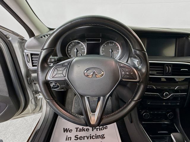 Used 2017 INFINITI QX30 AWD image 13