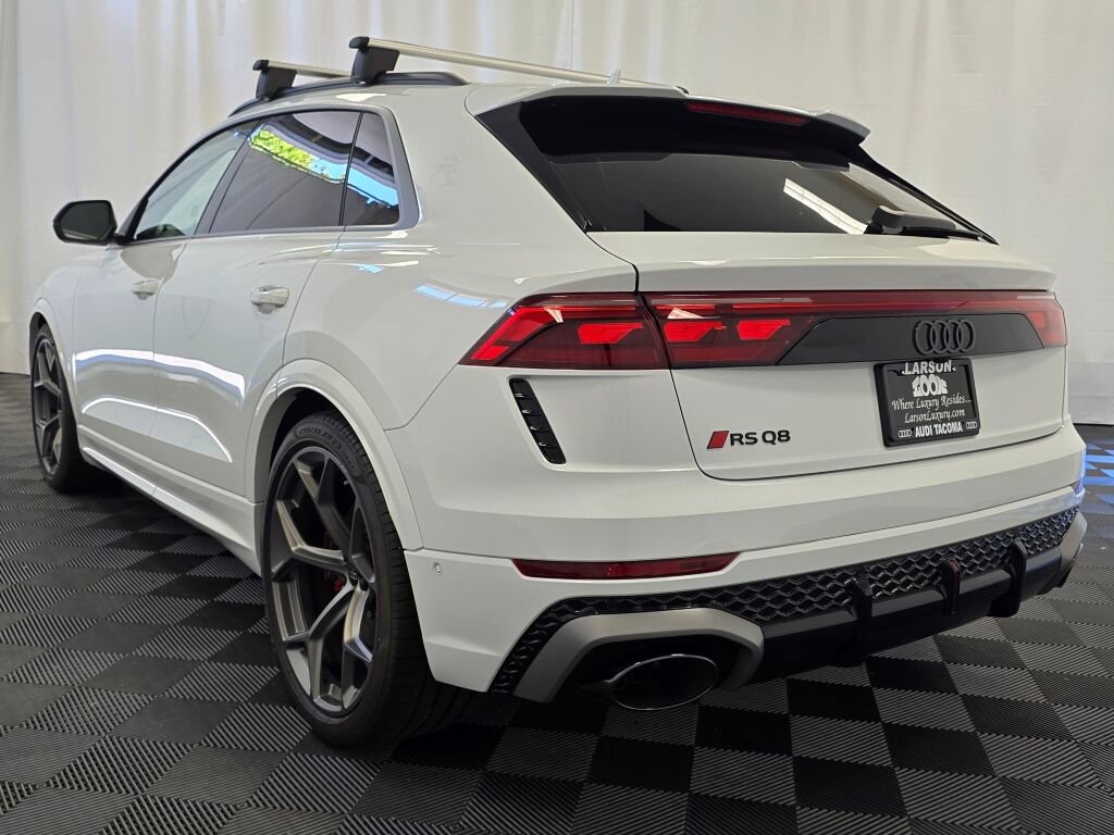 New 2025 Audi RS Q8 performance image 4