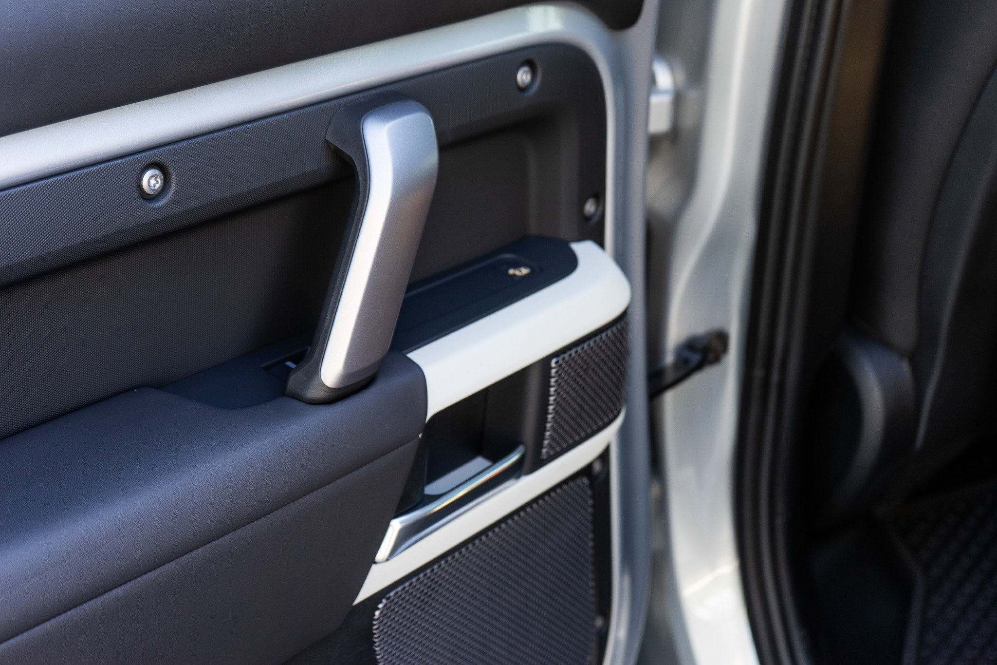 Used 2021 Land Rover Defender 110 X-Dynamic HSE image 41