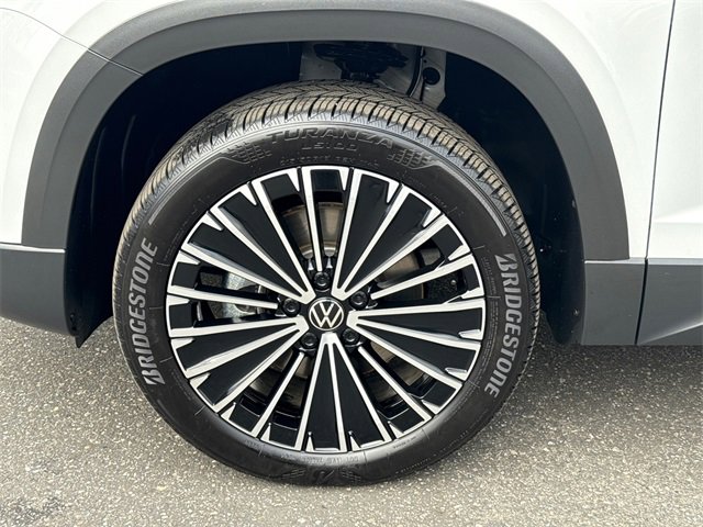 Used 2025 Volkswagen Taos SE image 10