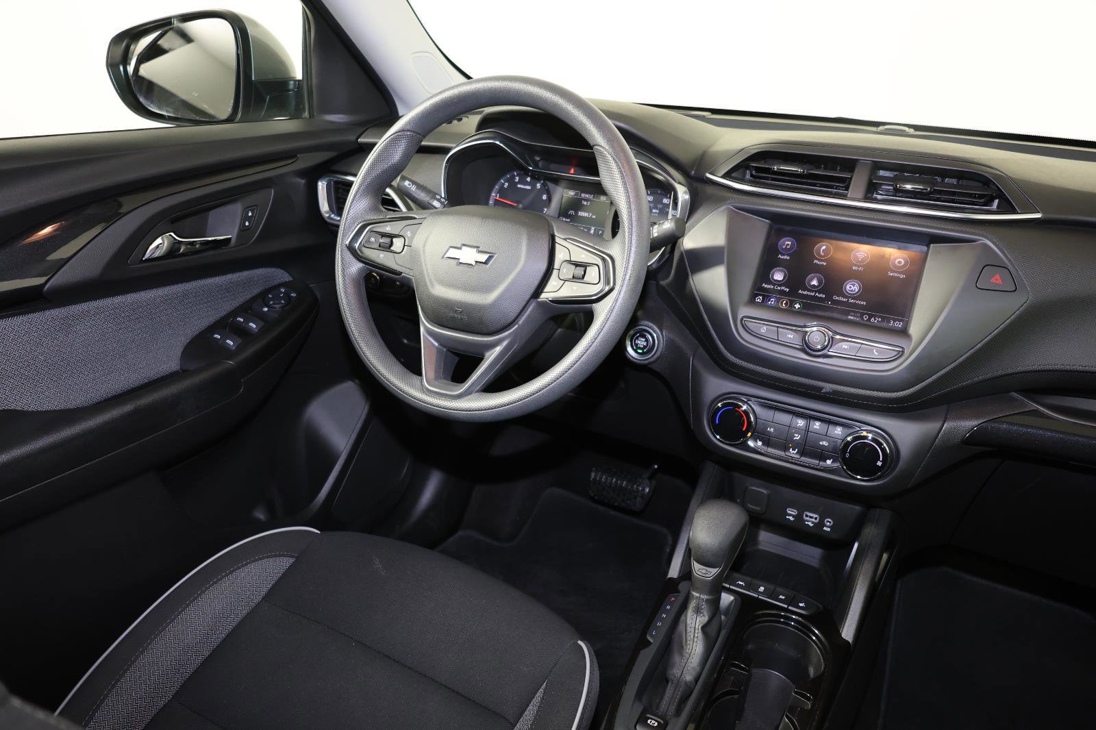 Used 2023 Chevrolet TrailBlazer LT FWD image 9