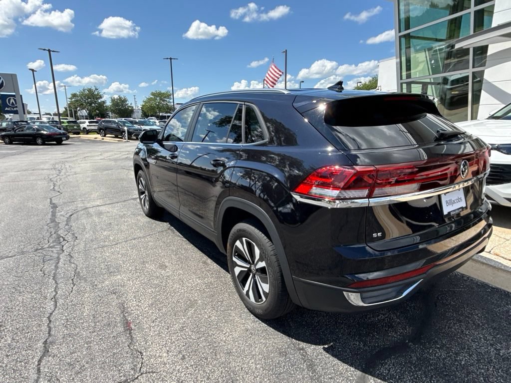 Used 2024 Volkswagen Atlas Cross Sport SE AWD/4WD image 4