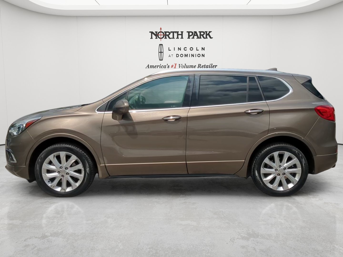 Used 2017 Buick Envision Premium AWD/4WD image 2