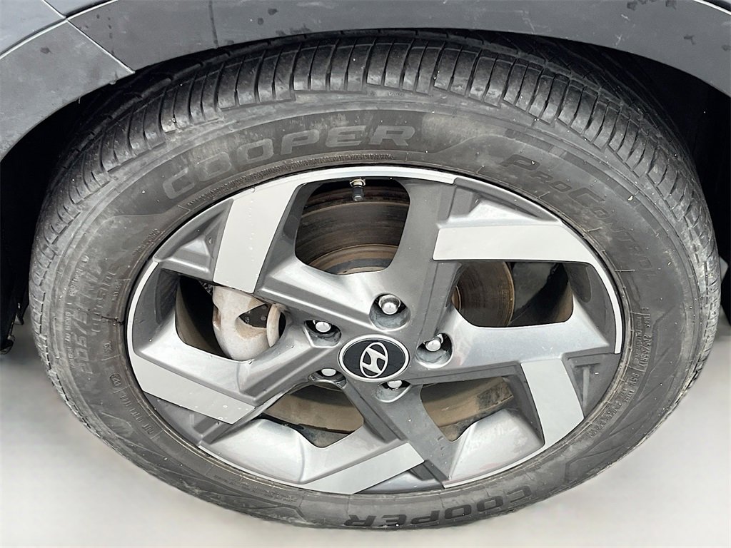 Used 2024 Hyundai Venue SEL image 31