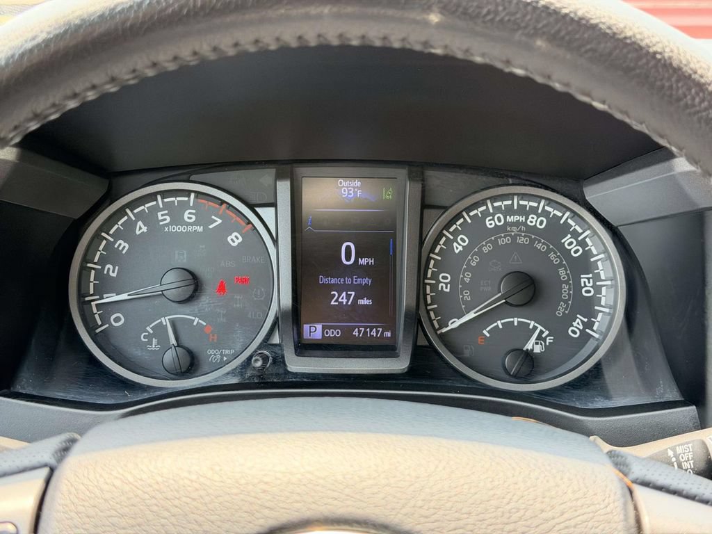 Certified 2019 Toyota Tacoma TRD Sport AWD/4WD image 9