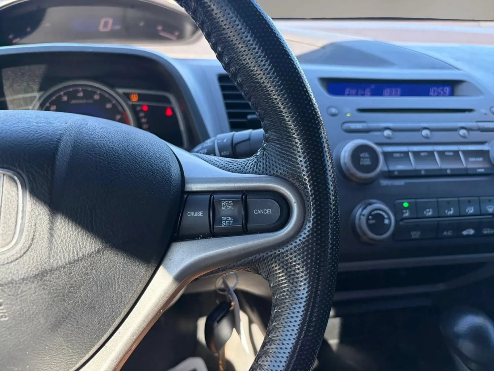 Used 2010 Honda Civic EX-L image 17