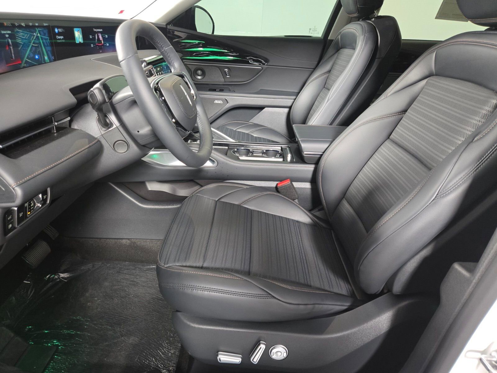 New 2026 Lincoln Nautilus Reserve image 13