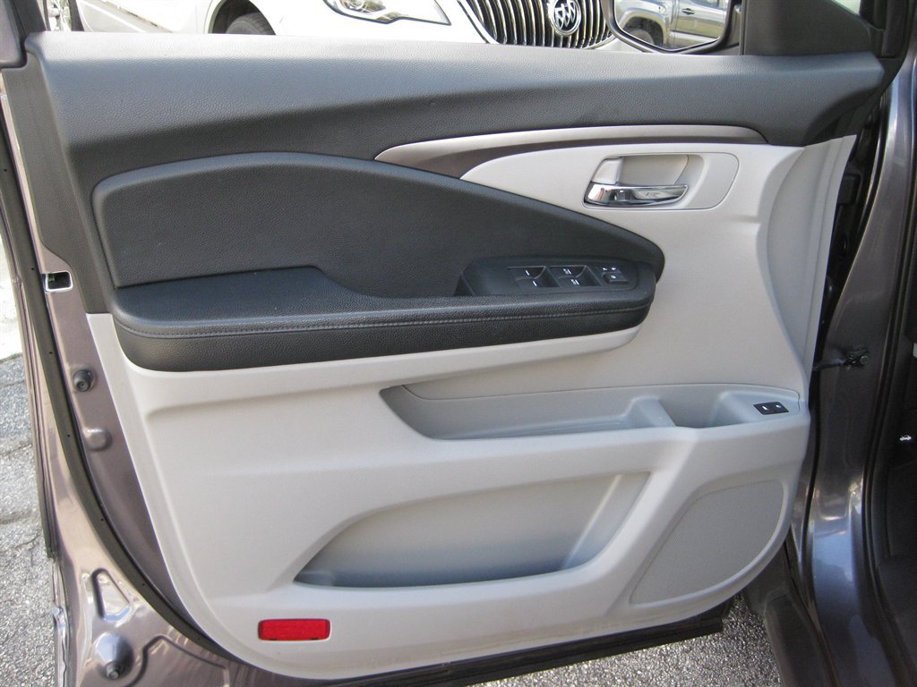 Used 2018 Honda Pilot EX-L image 10