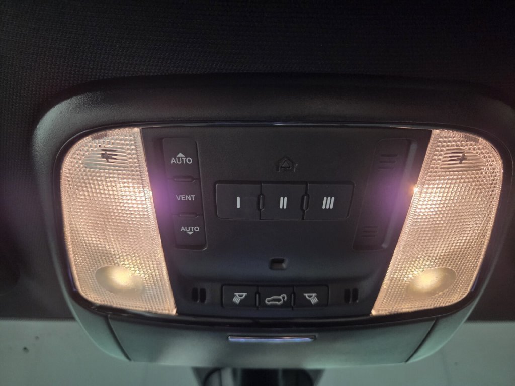 Used 2021 Dodge Durango R/T w/ Blacktop Package RWD image 16