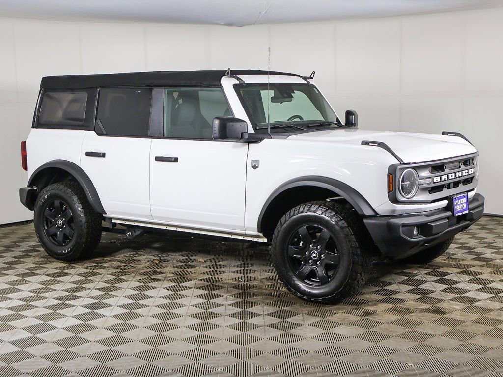 Used 2022 Ford Bronco Big Bend image 2