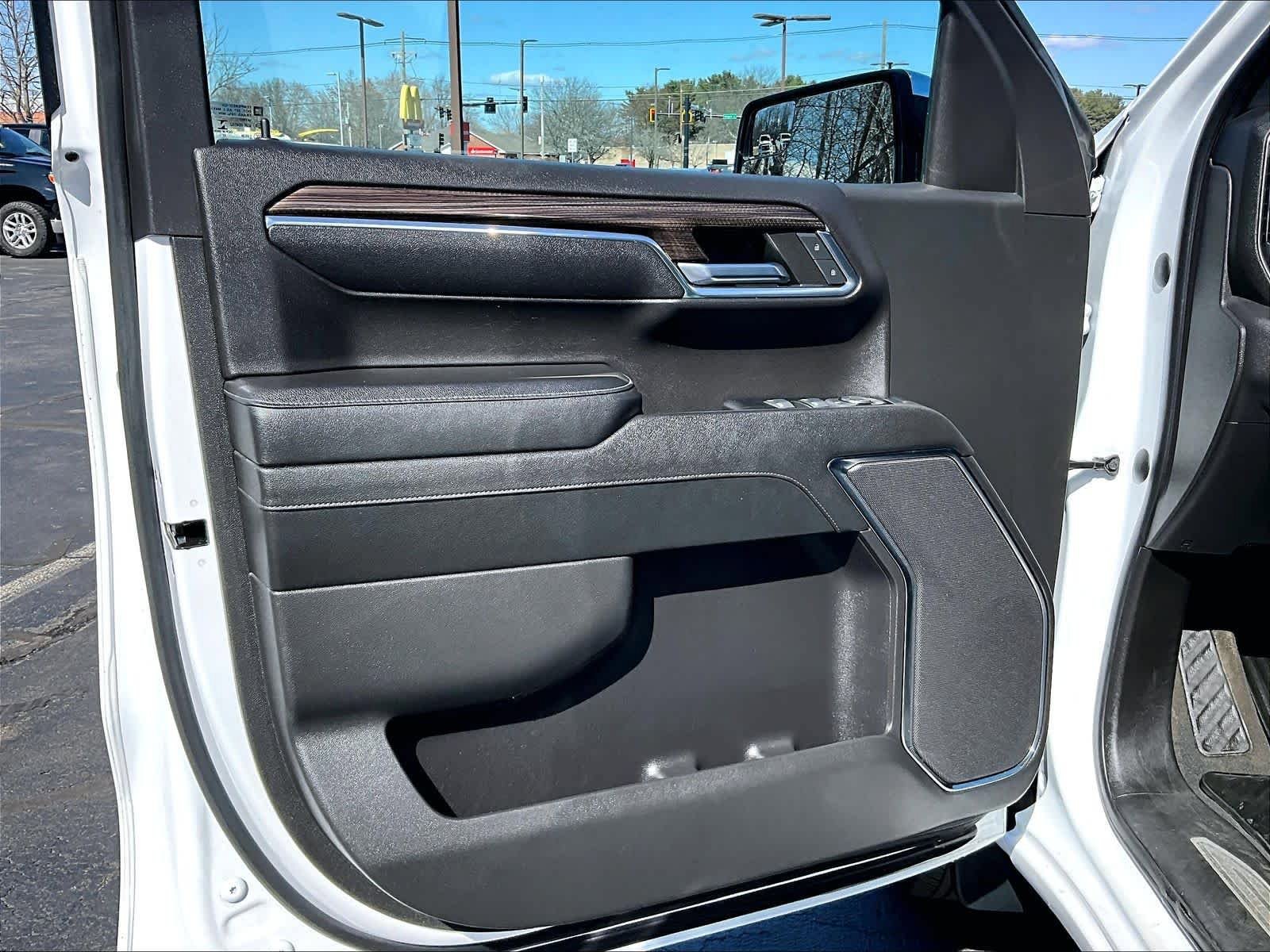 Used 2023 Chevrolet Silverado 1500 LT AWD/4WD image 9