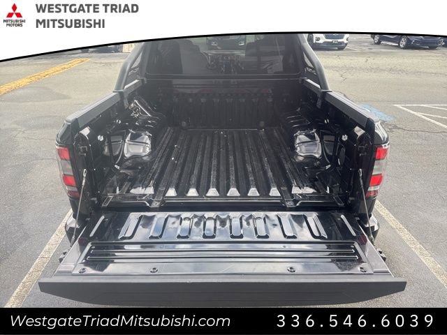 Used 2022 Nissan Frontier SV w/ Technology Package image 14