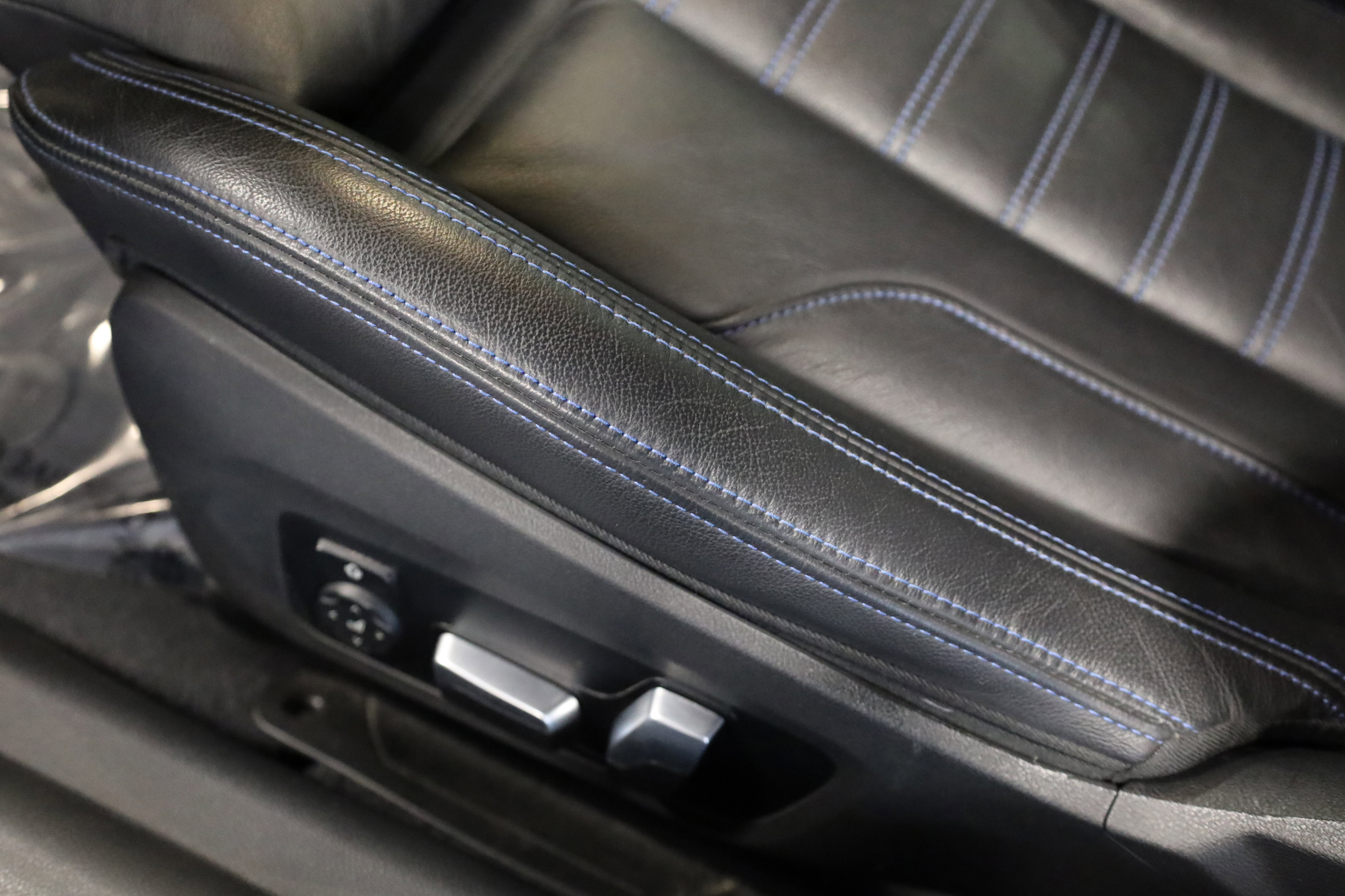 Used 2023 BMW M2 w/ Lighting Package image 19