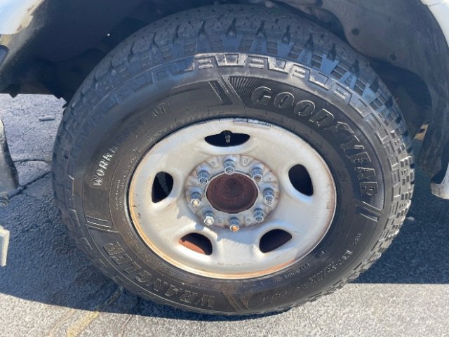 Used 2017 Chevrolet Express 2500 LS image 16