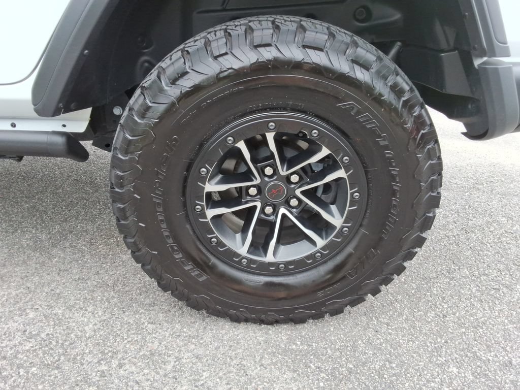 Used 2024 Jeep Wrangler Unlimited Rubicon w/ XTREMEE 35" Tire Package AWD/4WD image 12
