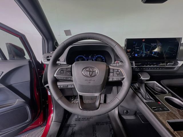 Used 2025 Toyota Sienna Platinum image 13