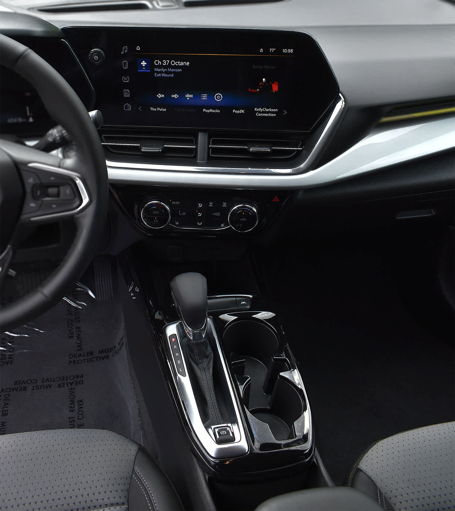 Used 2025 Chevrolet Trax LT w/ LT Convenience Package FWD image 13