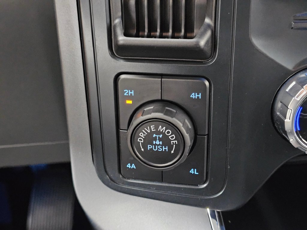 Used 2025 Ford F150 Lariat w/ Equipment Group 502A High AWD/4WD image 34