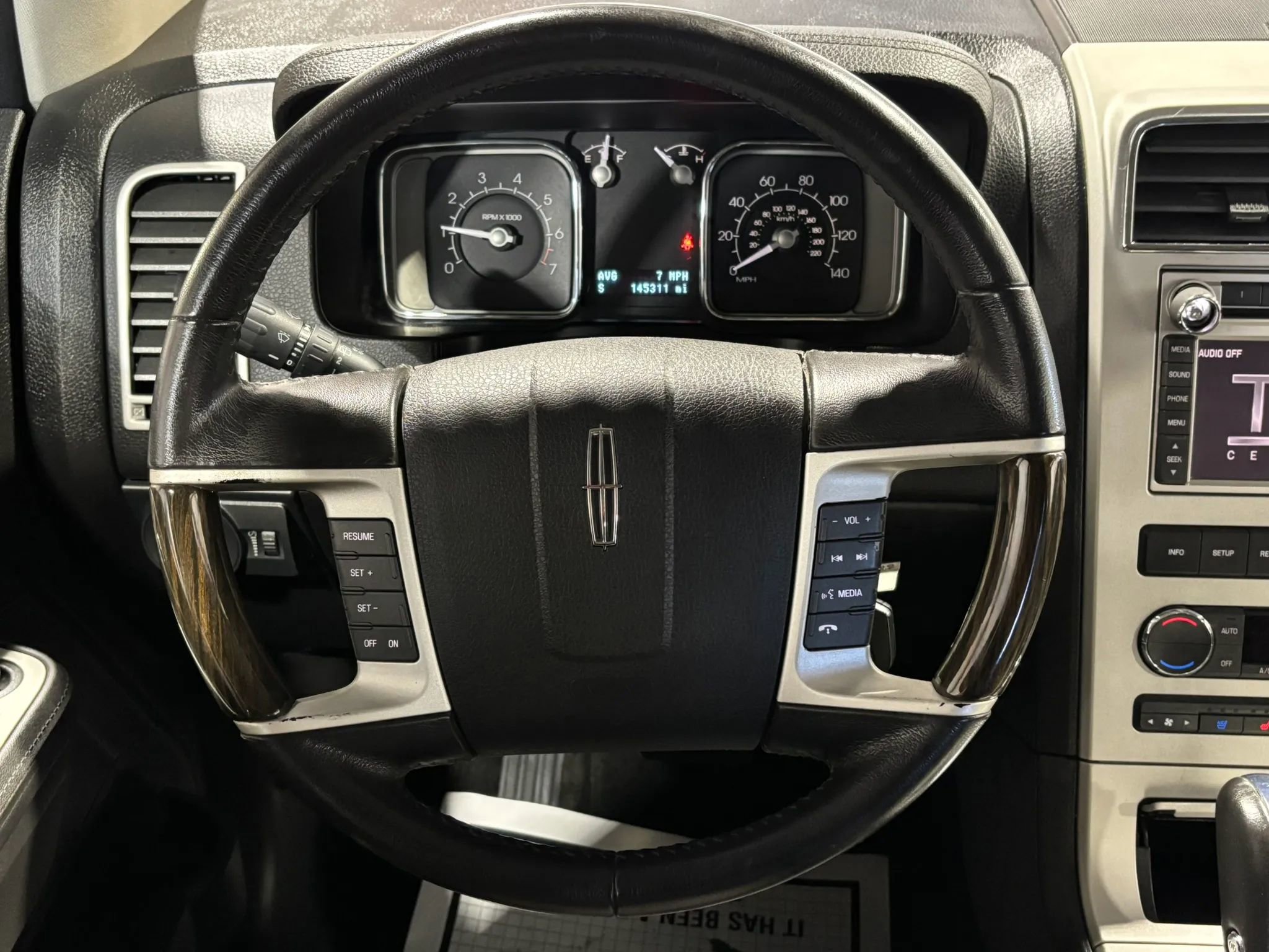 Used 2008 Lincoln MKX 2WD image 13