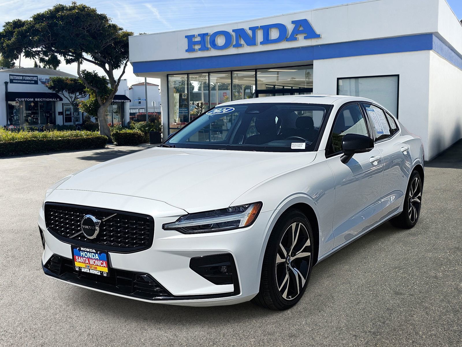 Used 2024 Volvo S60 B5 Core image 1