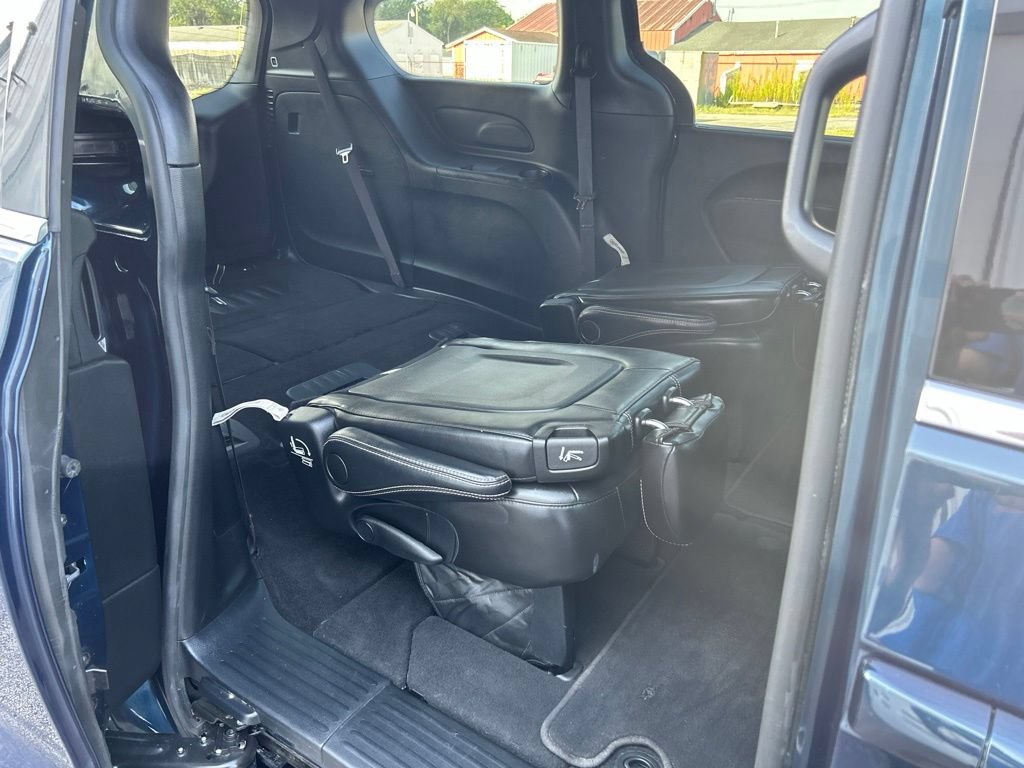 Used 2025 Chrysler Pacifica Select FWD image 47
