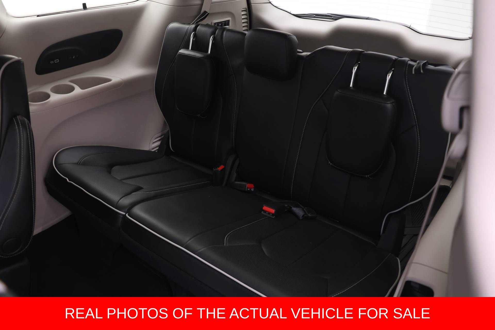 Used 2022 Chrysler Pacifica Limited w/ Uconnect Theater Family Group AWD/4WD image 12