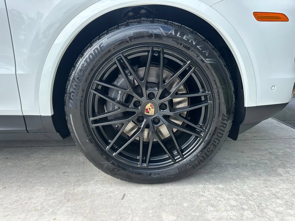 Used 2026 Porsche Cayenne Coupe AWD/4WD image 14