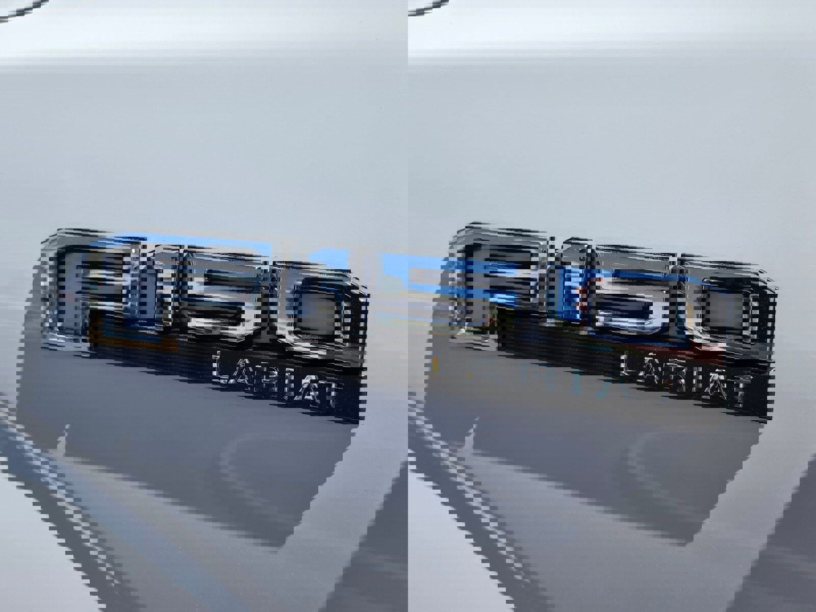 Used 2018 Ford F150 Lariat w/ Equipment Group 502A Luxury image 34